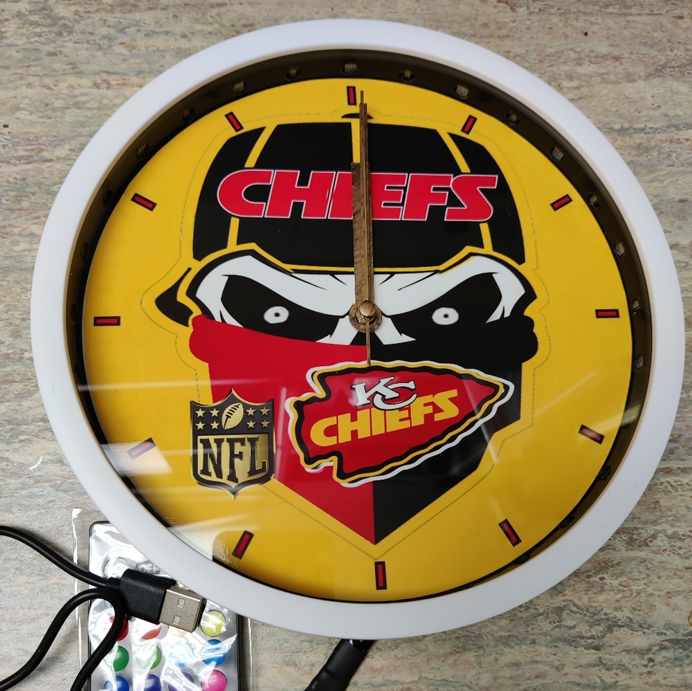 Chiefs led light clock - Picture 3 of 10